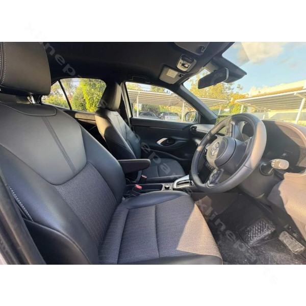 Used Car Toyota Yaris Cross 1.6L (2023) silver