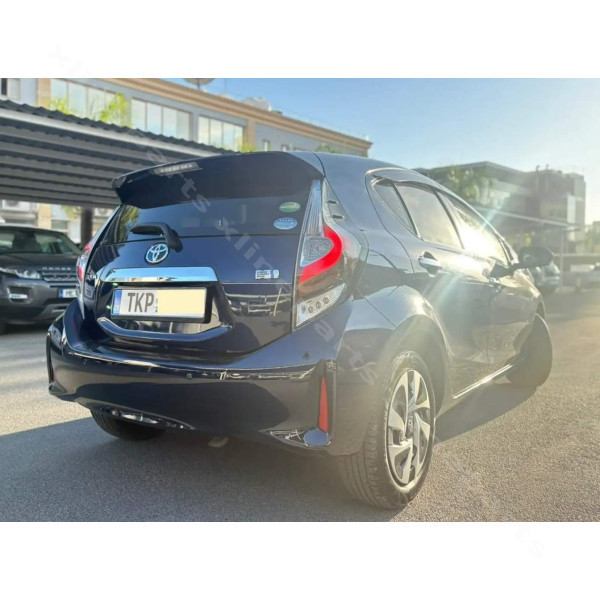 Μεταχειρισμένο Car Toyota Aqua 1.6L (2021) μπλε